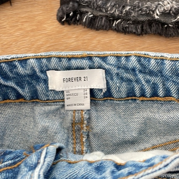 Bundle of Shorts - Picture 4 of 4